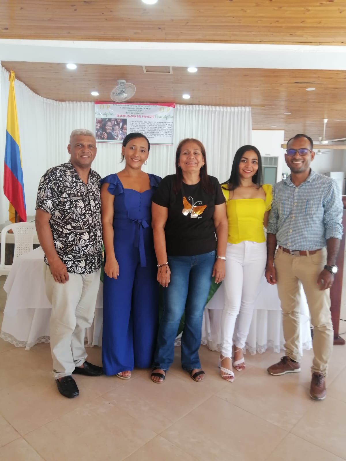 Integrantes de OSAVIPLAR reunidos en Planeta Rica